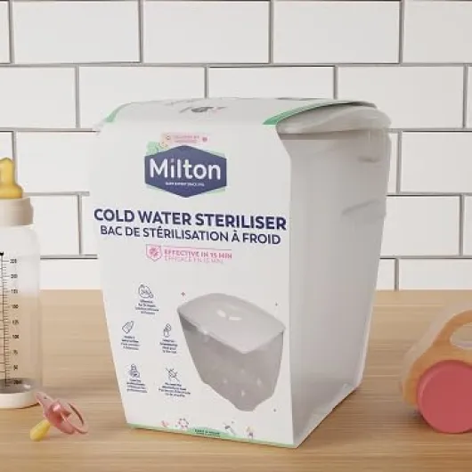 Bac de stérilisation à froid - Stérilisateur pour Biberons, Tétines, Sucettes et Accessoires de Bébé - Capacité de 6 biberons standards - 5L - Milton Stérilisation à l'eau froide