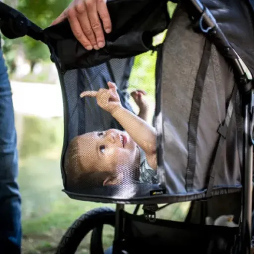 Test Hauck Runner 2 : la poussette 3 roues qui passe (presque) partout sans exploser ton budget