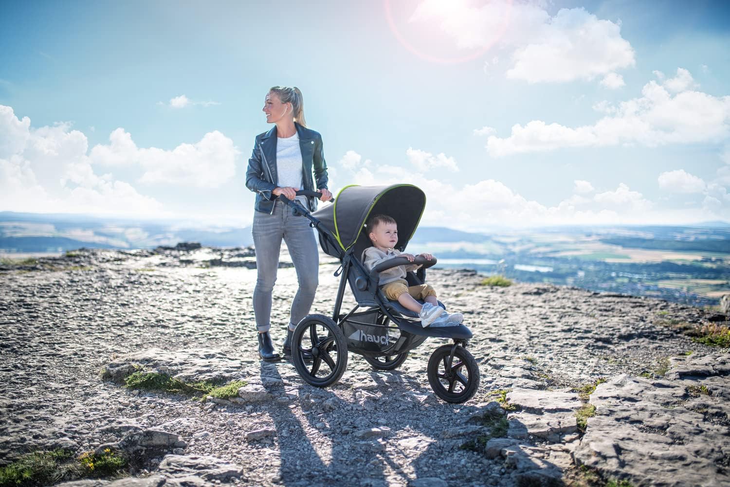 Poussette 3 Roues Runner, Grandes Roues Pneumatiques, Jusqu'à 22 kg, Pliable, Position Allongée, Guidon Réglable, Panier XL Jusqu'à 3 kg, Noir Néon Jaune Black/Neon Yellow