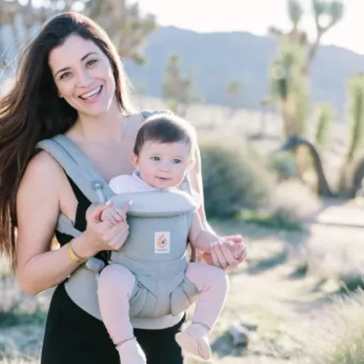 Test Ergobaby Omni 360 : le porte-bébé costaud qui tient la route au quotidien