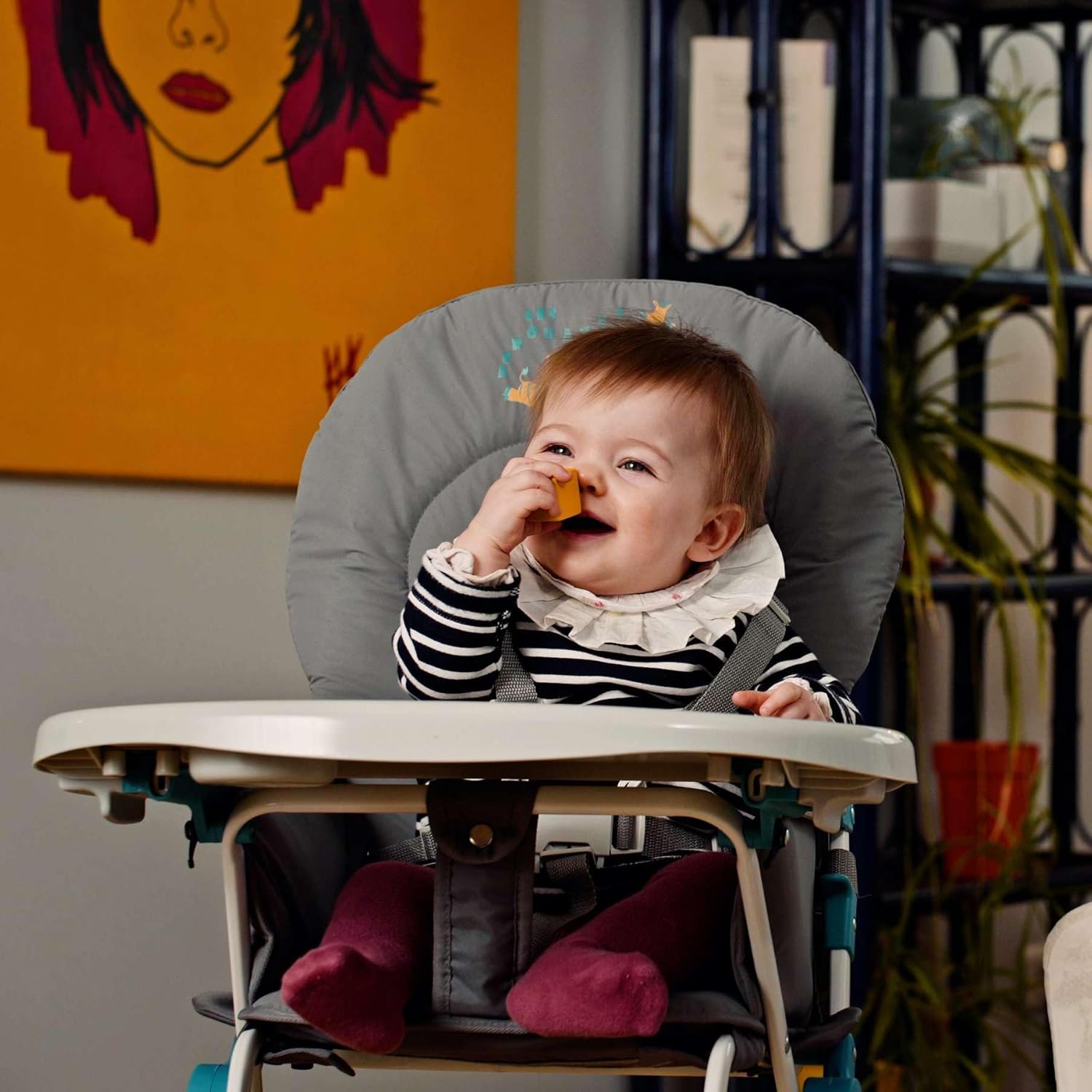 Chaise Haute Bébé Pliable - Ultra Compacte et Légère (4,7kg) - Tablette Amovible Réglable - Pliable Facile - Nettoyage Facile - Sécuritaire - Bébé jusqu'à 3 ans et/ou 15 kg - Grise Grise - 4,7Kg