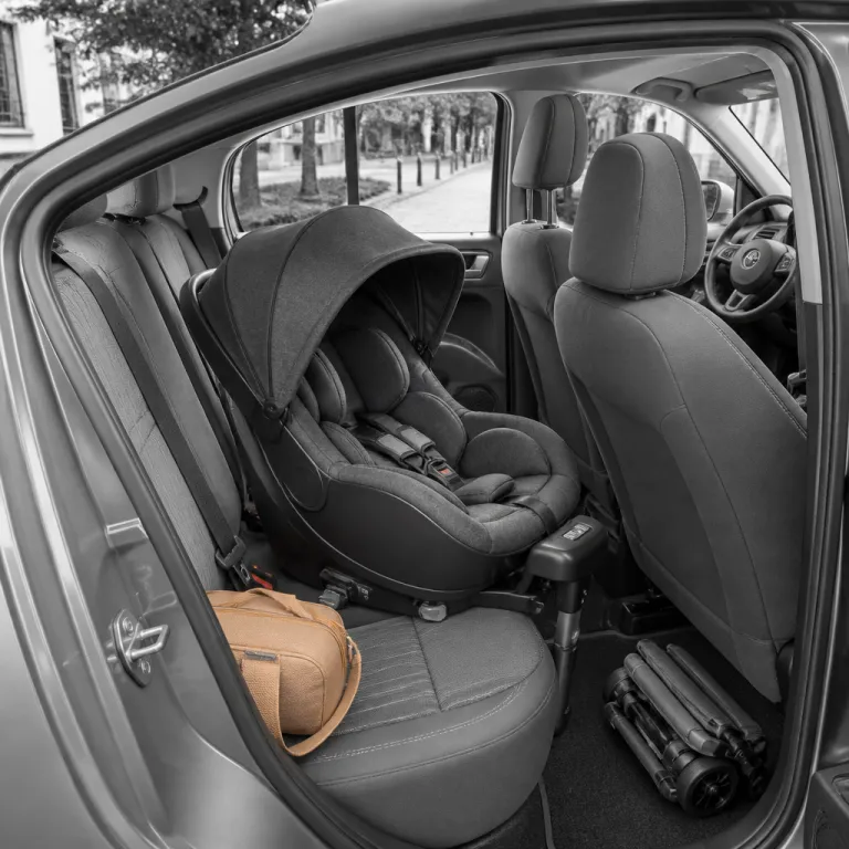 Bien choisir un siège auto Joie : sécurité, confort et mobilité pour bébé